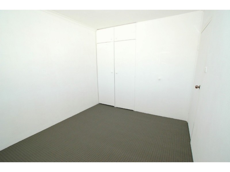 17/67 MacQuoid Street, Queanbeyan NSW 2620