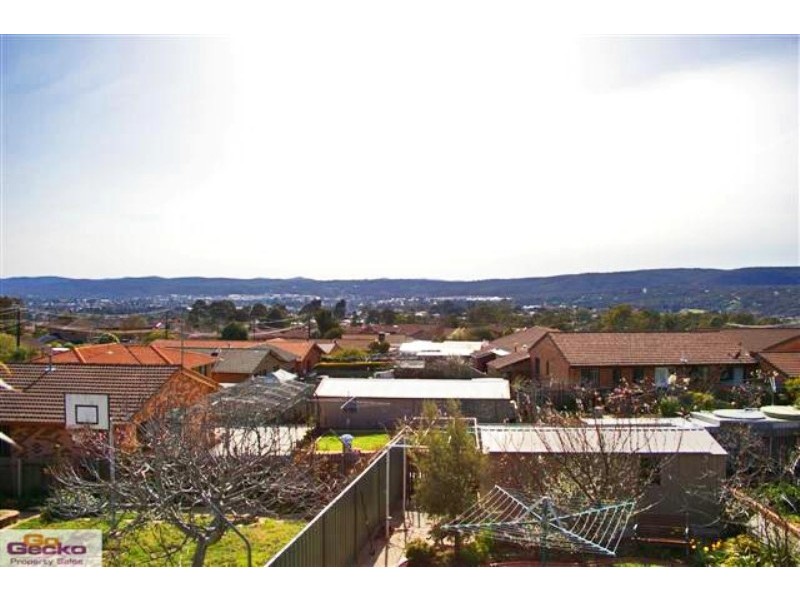 33 Sassafras Crescent, Queanbeyan NSW 2620