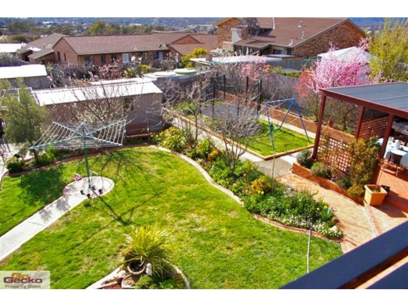 33 Sassafras Crescent, Queanbeyan NSW 2620