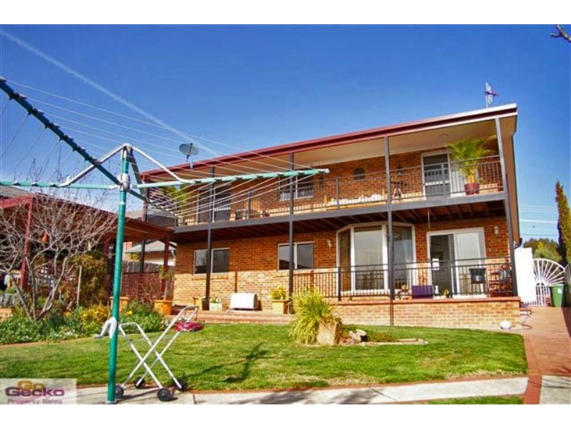 33 Sassafras Crescent, Queanbeyan NSW 2620