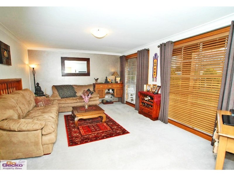 33 Sassafras Crescent, Queanbeyan NSW 2620