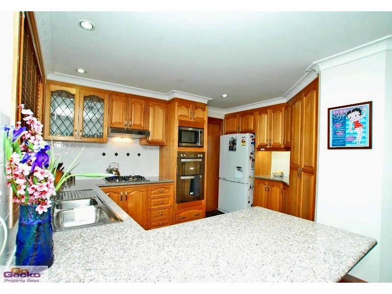 33 Sassafras Crescent, Queanbeyan NSW 2620