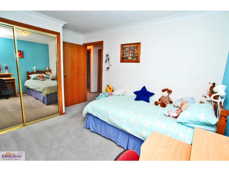 33 Sassafras Crescent, Queanbeyan NSW 2620