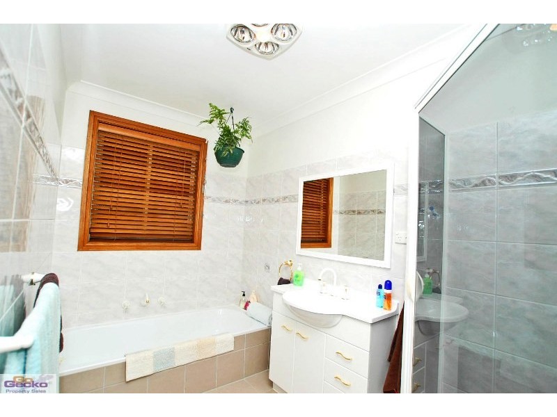 33 Sassafras Crescent, Queanbeyan NSW 2620