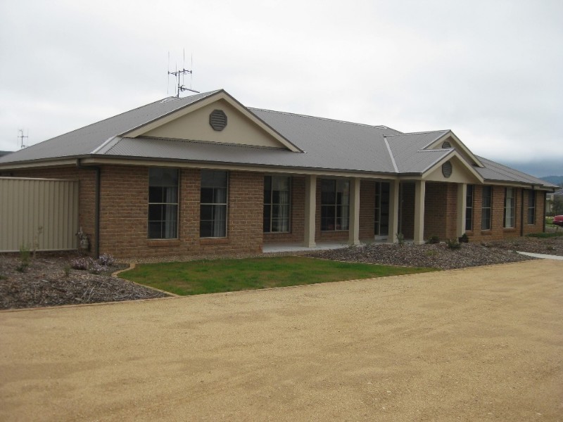 9 Moses Street, Bungendore NSW 2621
