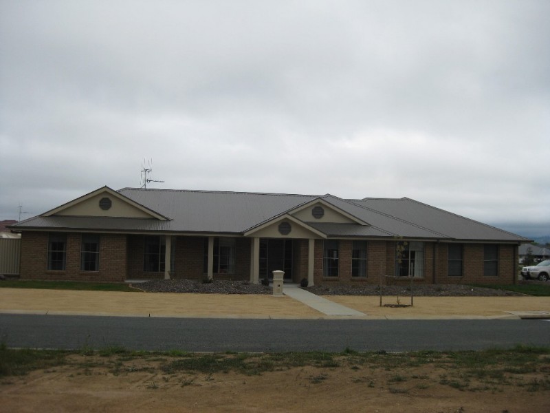 9 Moses Street, Bungendore NSW 2621