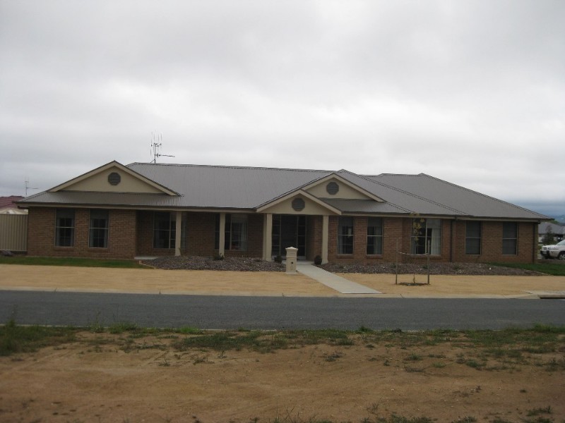 9 Moses Street, Bungendore NSW 2621