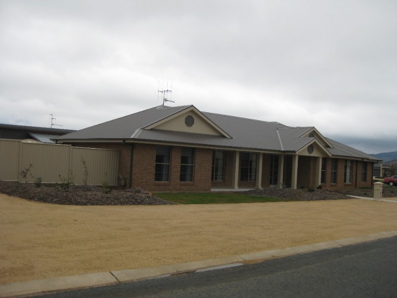 9 Moses Street, Bungendore NSW 2621