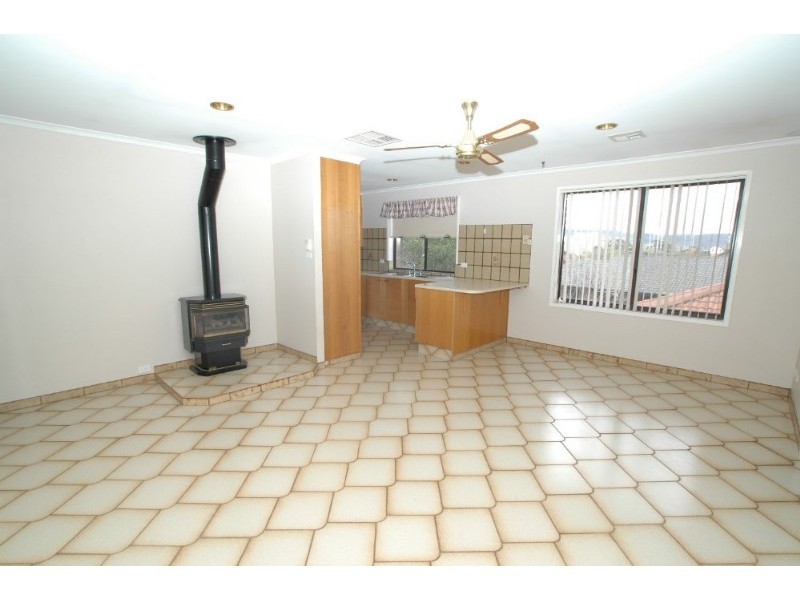 48 Banksia Crescent, Queanbeyan NSW 2620