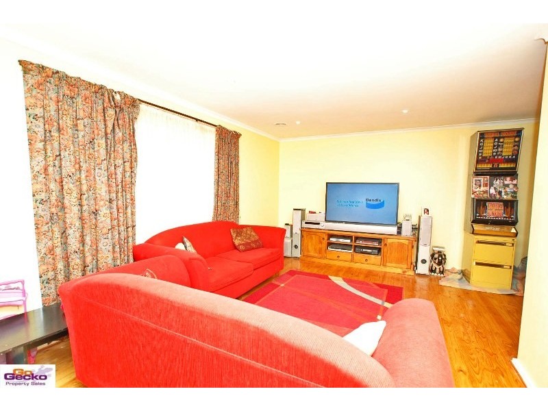 8 Kinsella Street, Queanbeyan NSW 2620