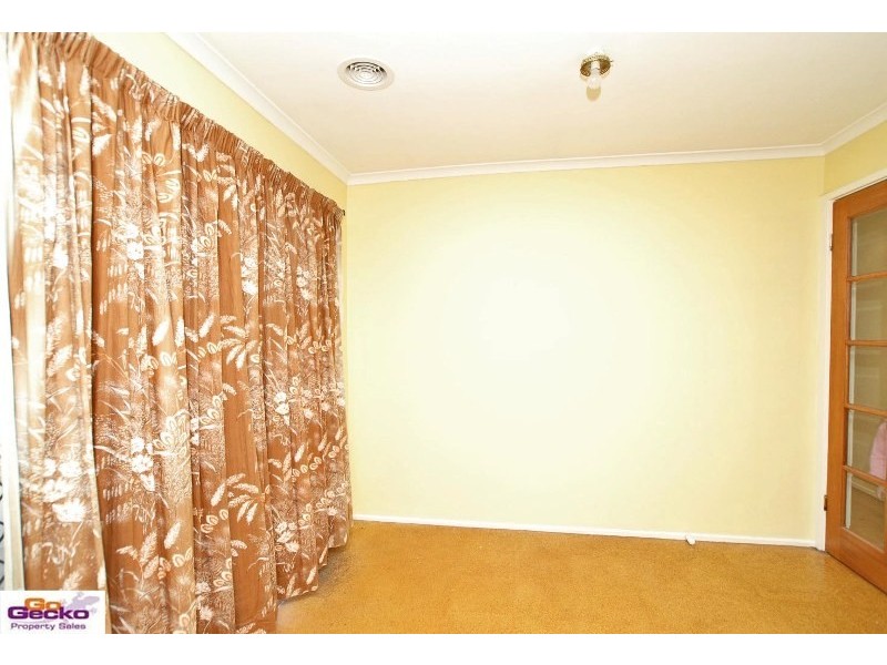 8 Kinsella Street, Queanbeyan NSW 2620