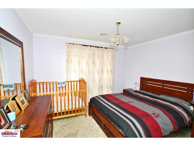 8 Kinsella Street, Queanbeyan NSW 2620