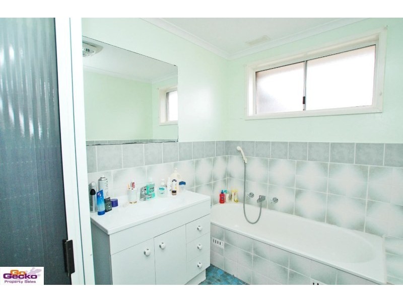 8 Kinsella Street, Queanbeyan NSW 2620