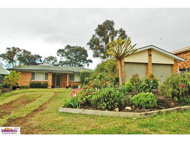 5 Halloran Drive, Jerrabomberra NSW 2619