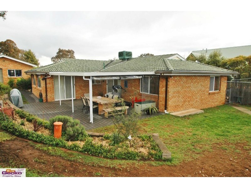5 Halloran Drive, Jerrabomberra NSW 2619