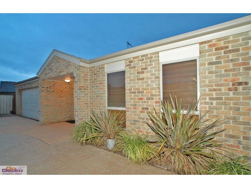 21 Pannamena Cres, Jerrabomberra NSW 2619