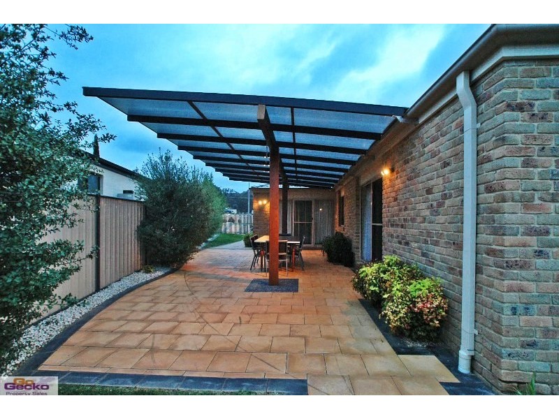 21 Pannamena Cres, Jerrabomberra NSW 2619