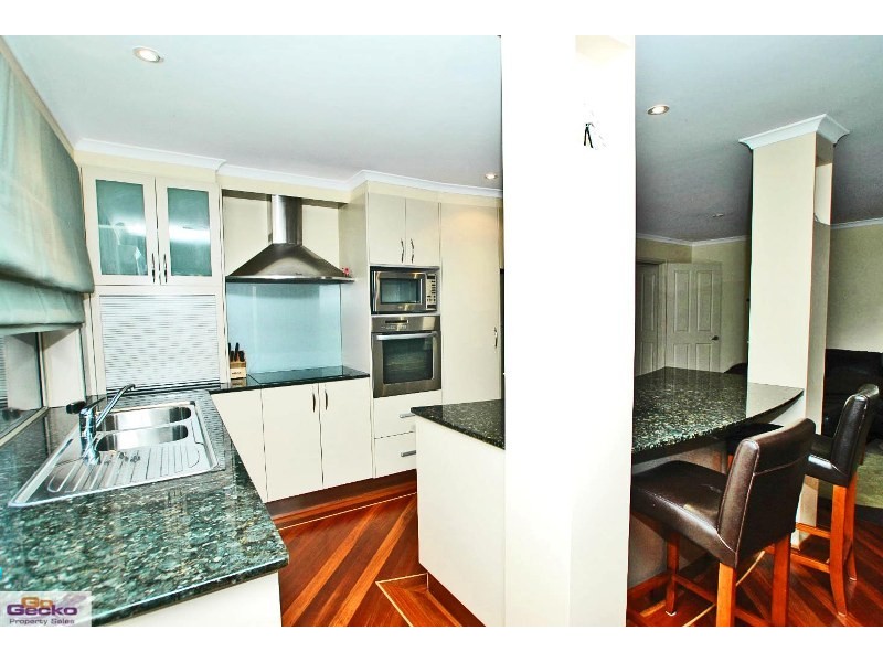 21 Pannamena Cres, Jerrabomberra NSW 2619