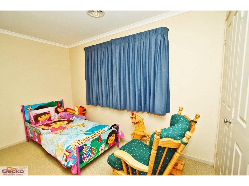 21 Pannamena Cres, Jerrabomberra NSW 2619