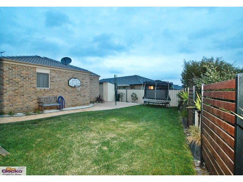 21 Pannamena Cres, Jerrabomberra NSW 2619