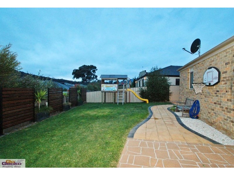 21 Pannamena Cres, Jerrabomberra NSW 2619