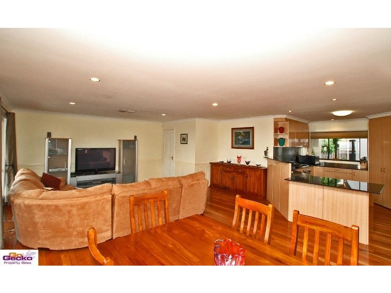 1 Benalla Court, Jerrabomberra NSW 2619