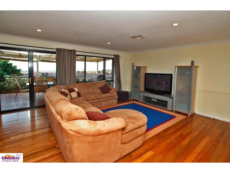 1 Benalla Court, Jerrabomberra NSW 2619