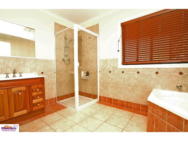 1 Benalla Court, Jerrabomberra NSW 2619