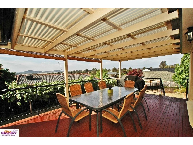 1 Benalla Court, Jerrabomberra NSW 2619