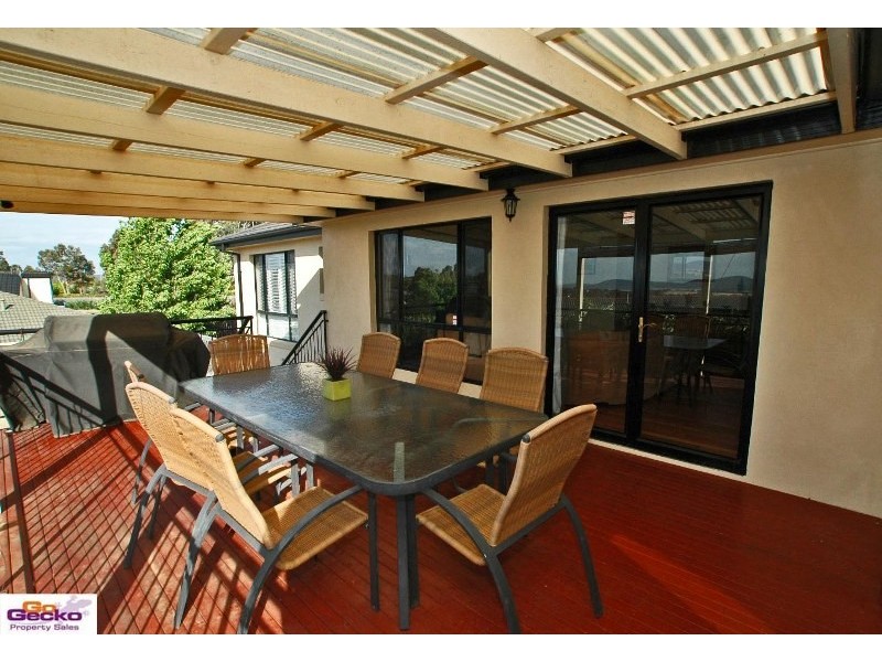 1 Benalla Court, Jerrabomberra NSW 2619