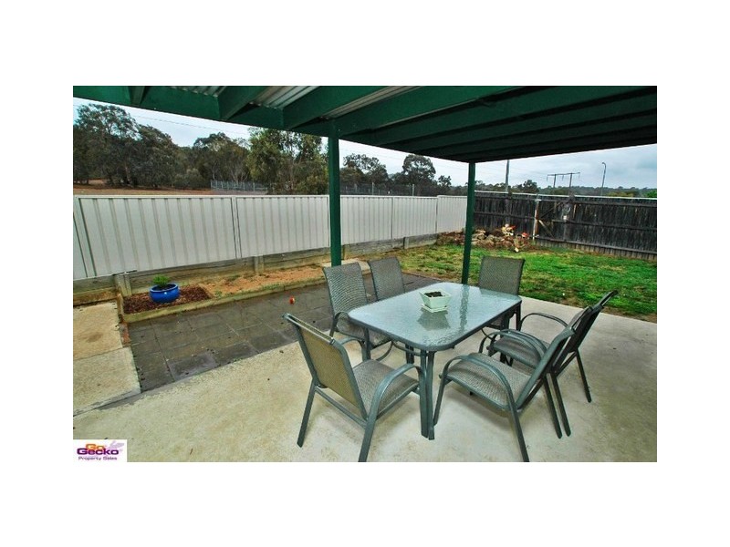 61 Thomas Royal Gardens, Queanbeyan NSW 2620
