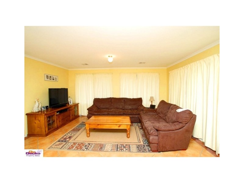 61 Thomas Royal Gardens, Queanbeyan NSW 2620