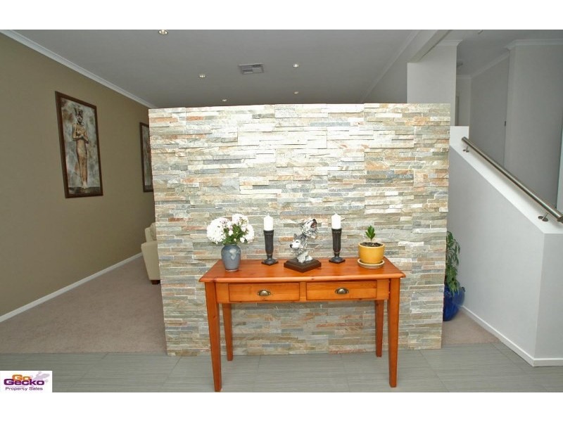 57 Woodhill Link, Jerrabomberra NSW 2619