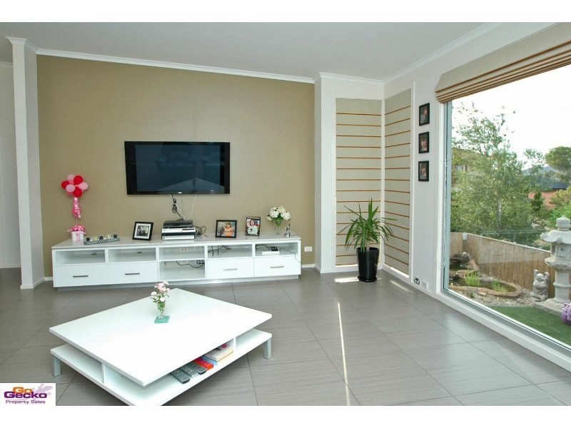 57 Woodhill Link, Jerrabomberra NSW 2619