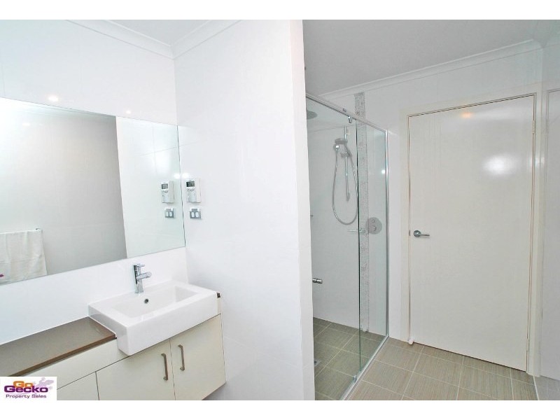 57 Woodhill Link, Jerrabomberra NSW 2619