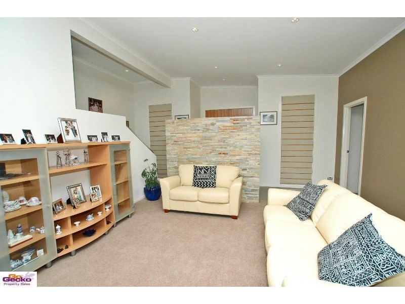 57 Woodhill Link, Jerrabomberra NSW 2619