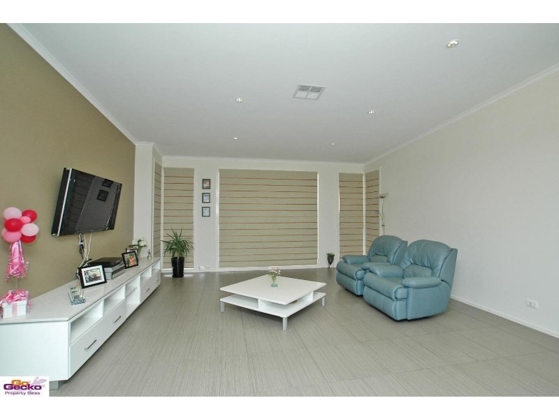 57 Woodhill Link, Jerrabomberra NSW 2619