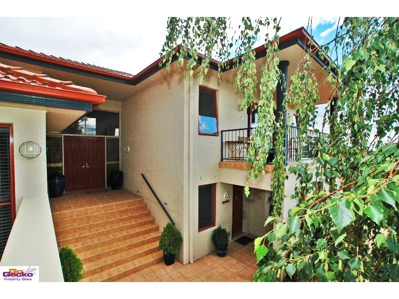 60 Woodhill Link, Jerrabomberra NSW 2619