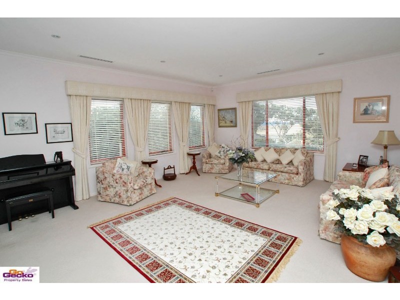 60 Woodhill Link, Jerrabomberra NSW 2619