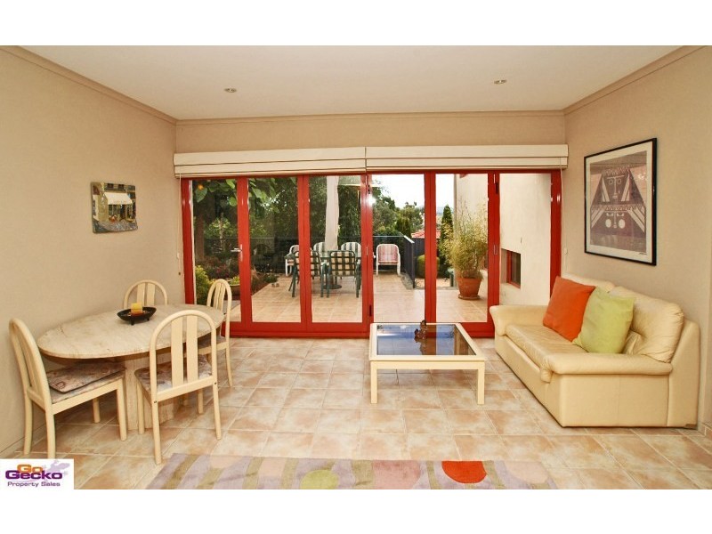 60 Woodhill Link, Jerrabomberra NSW 2619