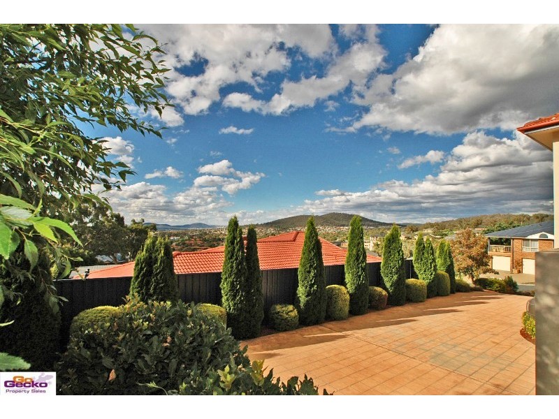 60 Woodhill Link, Jerrabomberra NSW 2619