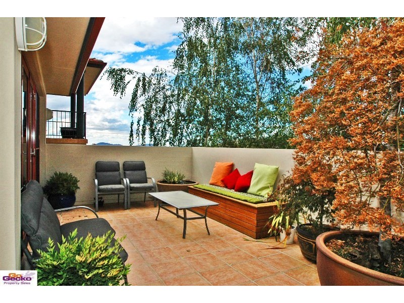 60 Woodhill Link, Jerrabomberra NSW 2619
