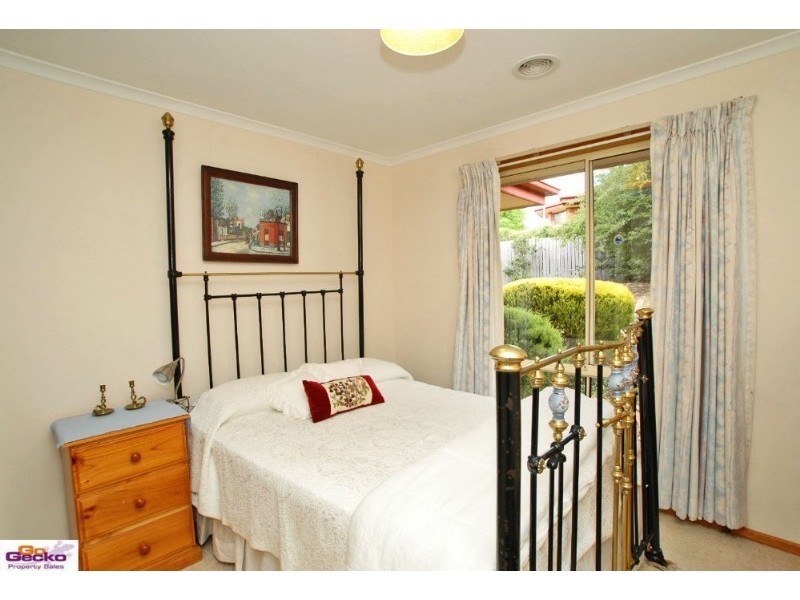 29 Parkview Crescent, Jerrabomberra NSW 2619