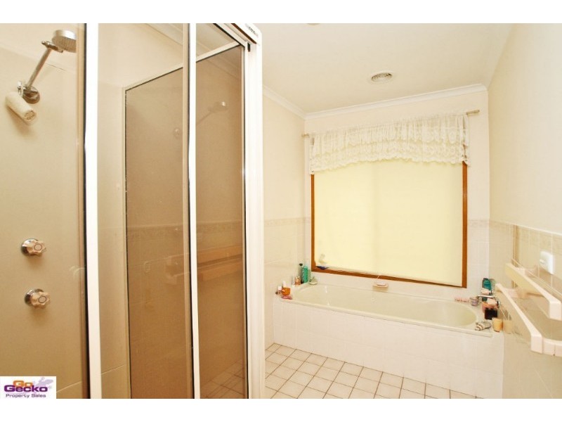 29 Parkview Crescent, Jerrabomberra NSW 2619