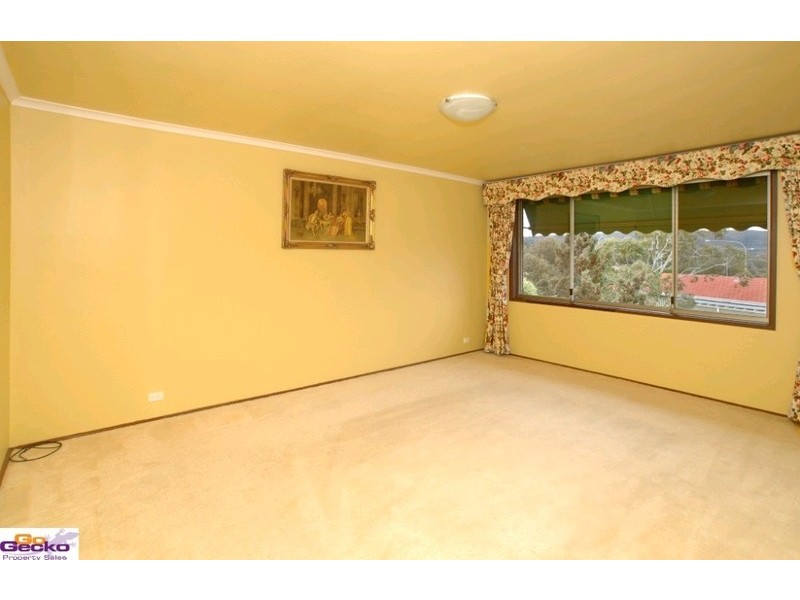 33 Hayley Street, Queanbeyan NSW 2620