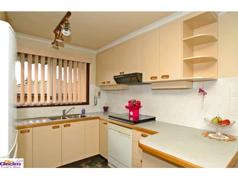 33 Hayley Street, Queanbeyan NSW 2620