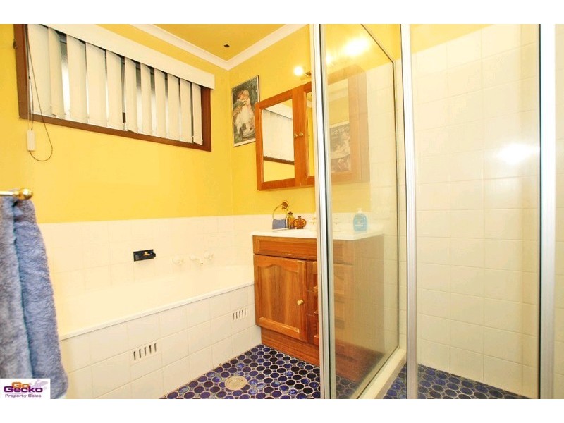 33 Hayley Street, Queanbeyan NSW 2620