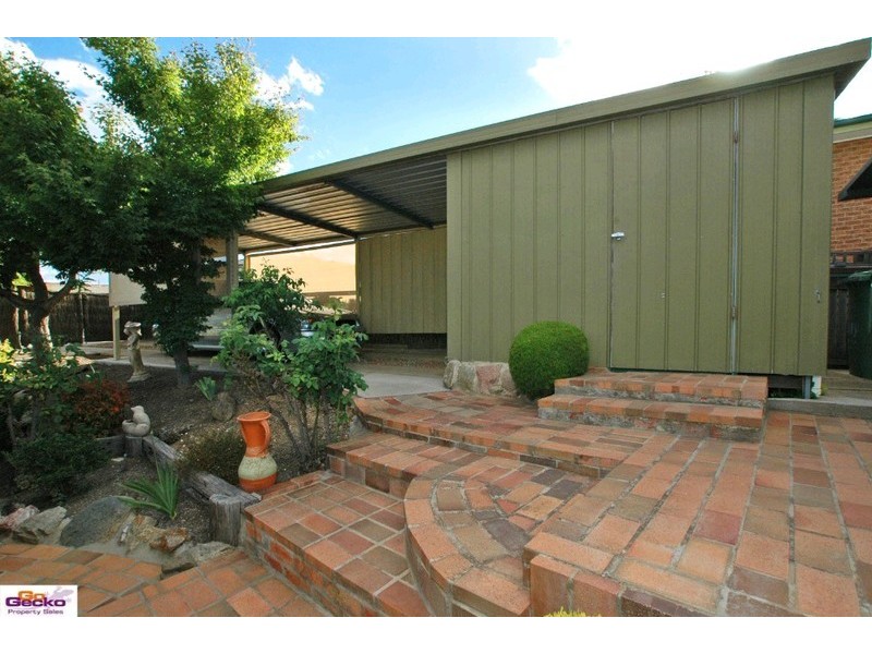 33 Hayley Street, Queanbeyan NSW 2620