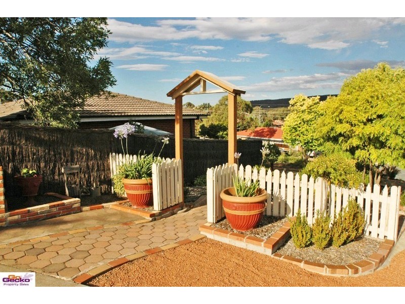 33 Hayley Street, Queanbeyan NSW 2620