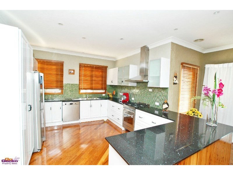 50 Elizabeth Crescent, Queanbeyan NSW 2620